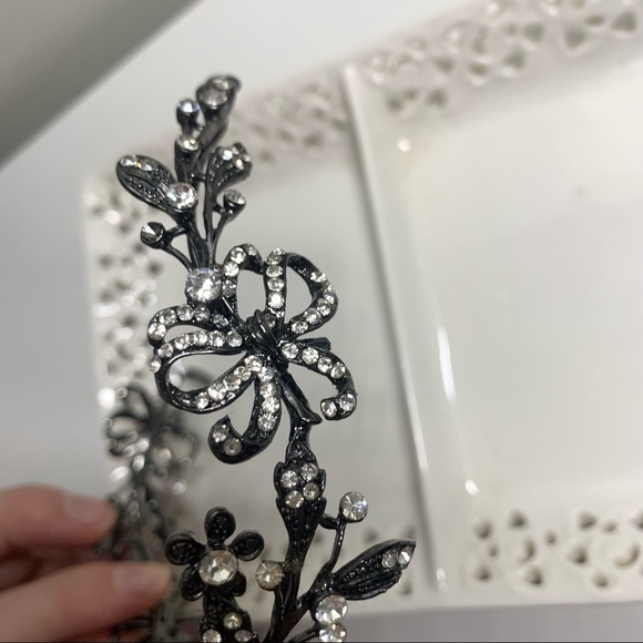 Vera Wang White - Garland Headband in Antique Crystal - Picture 5 of 11